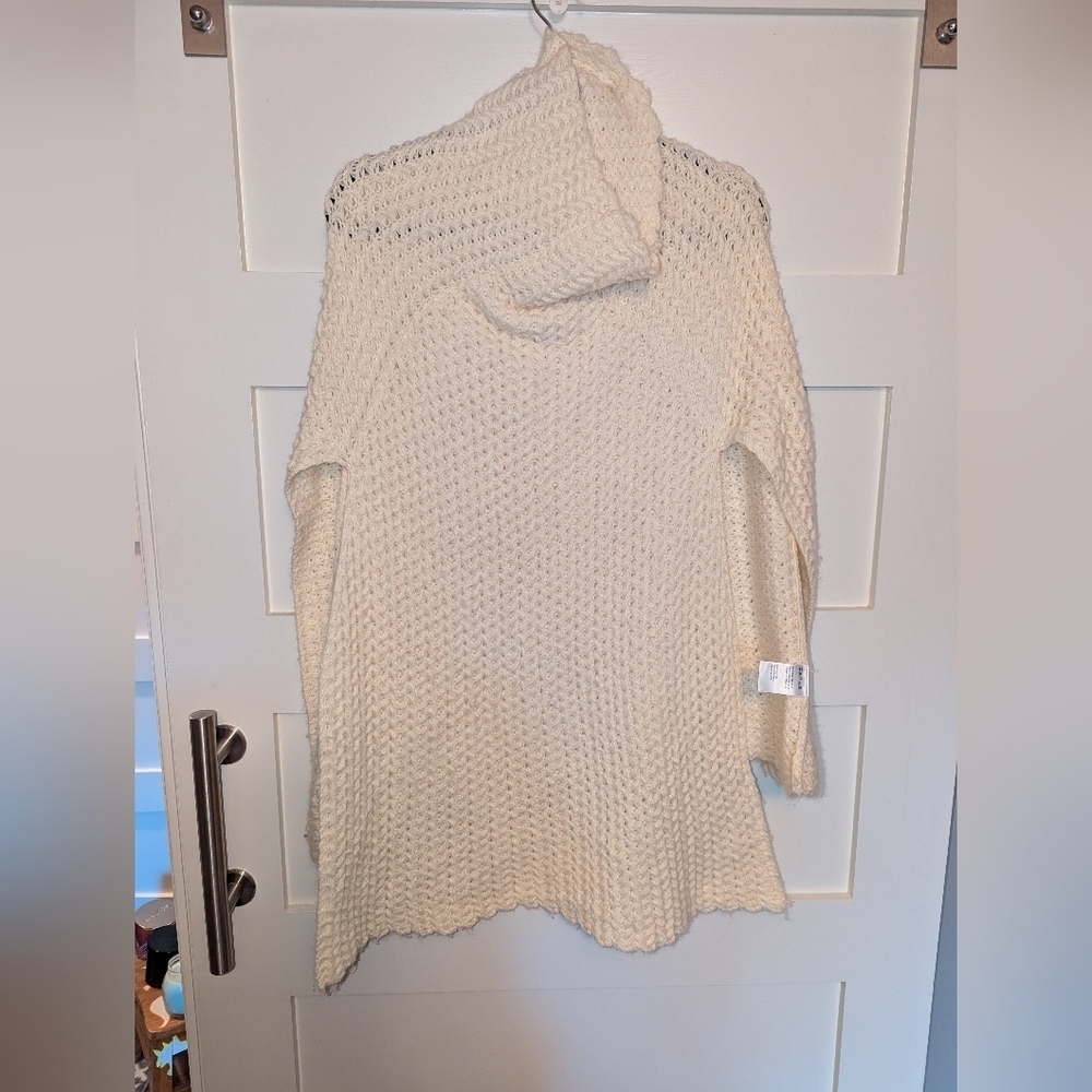 Anthropologie One Size Poncho Ivory Sweater. Anthropologie sweater.